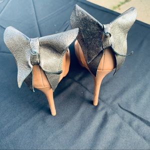Heels with a bow!